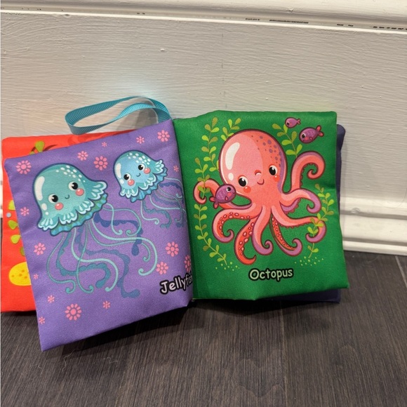 NWOT Baby Infant Sea World Soft Baby Small Crinkle Book - Picture 3 of 3